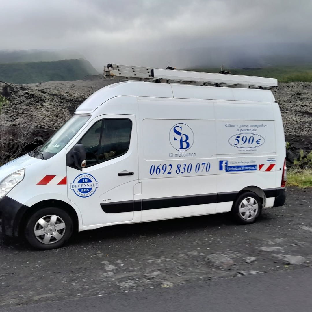 Camion SB Climatisation sur la route du volcan